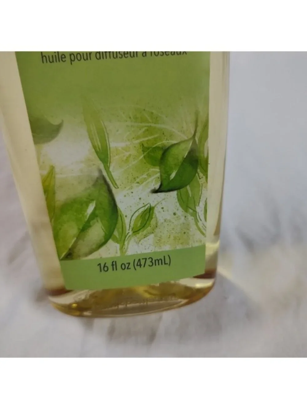 Pier 1 Imports Matcha Green Tea Reed Diffuser Oil 16fl oz w/ Reeds